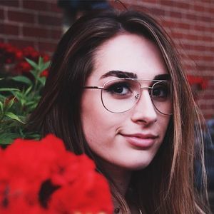 Meet your Posher, Layla